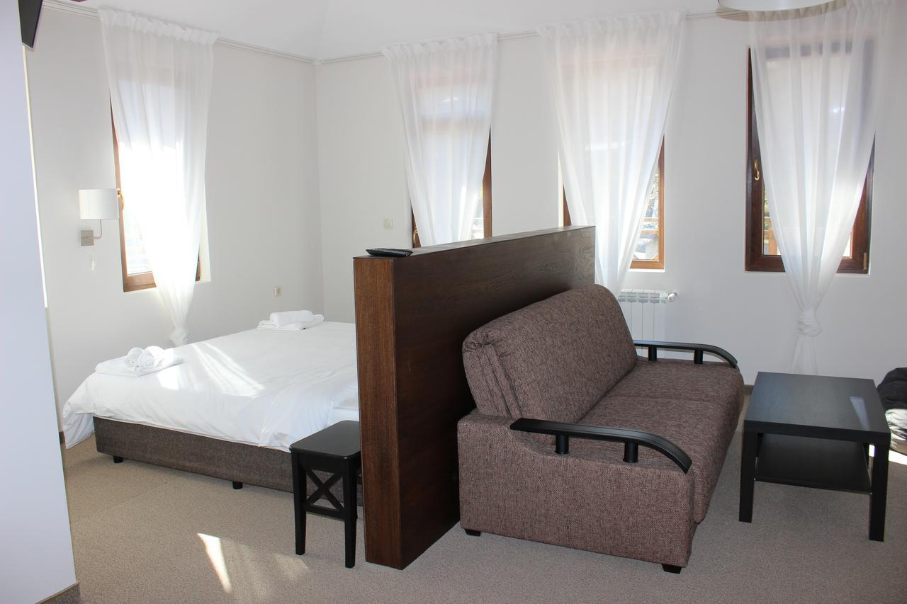 Trigrad Hotel エクステリア 写真