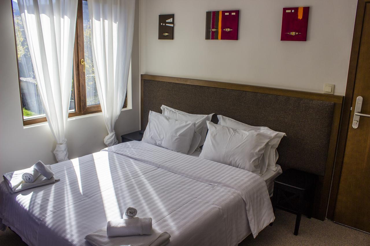 Trigrad Hotel エクステリア 写真