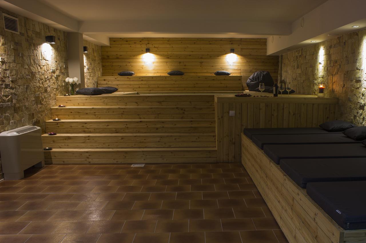 Trigrad Hotel エクステリア 写真
