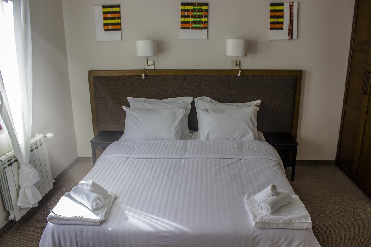 Trigrad Hotel エクステリア 写真
